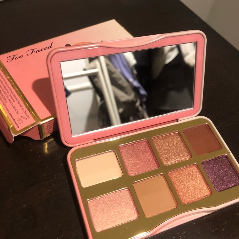 Brand new too faced eye shadow palette